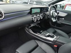 MERCEDES-BENZ CLA Class Photo 3