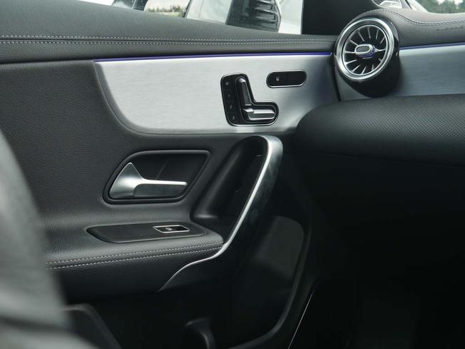 MERCEDES-BENZ CLA Class Photo 47