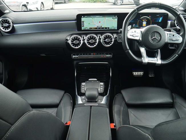 MERCEDES-BENZ CLA Class Photo 5