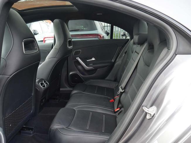 MERCEDES-BENZ CLA Class Photo 8