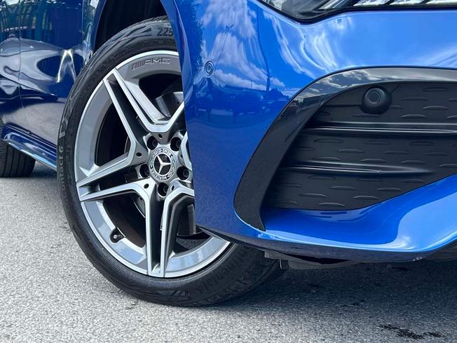 MERCEDES-BENZ CLA Class Photo 15
