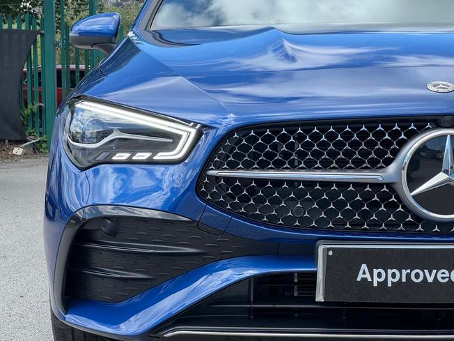 MERCEDES-BENZ CLA Class Photo 19