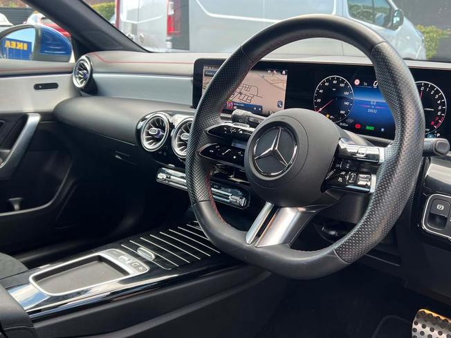 MERCEDES-BENZ CLA Class Photo 21