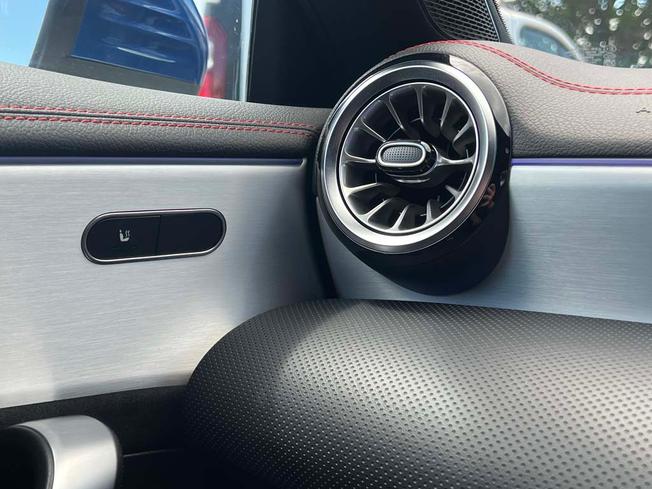 MERCEDES-BENZ CLA Class Photo 41