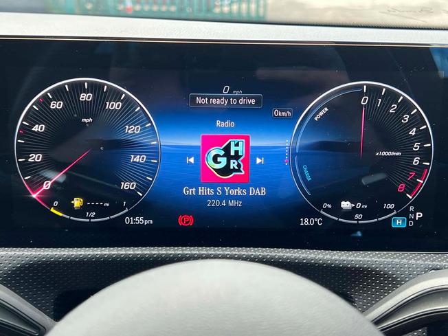 MERCEDES-BENZ CLA Class Photo 47