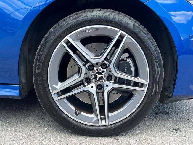 MERCEDES-BENZ CLA Class Photo 6