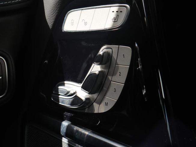 MERCEDES-BENZ G Class Photo 16