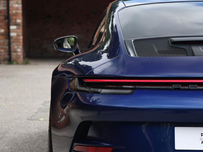 PORSCHE 911 Photo 11
