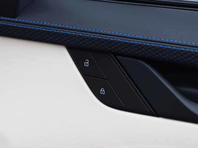 PORSCHE 911 Photo 21