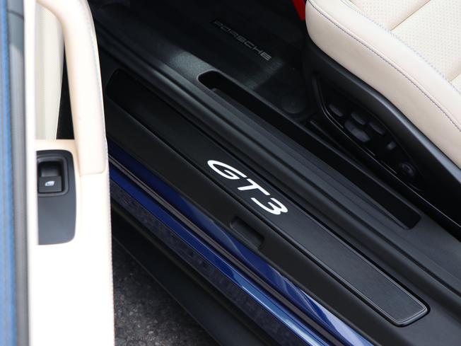 PORSCHE 911 Photo 32