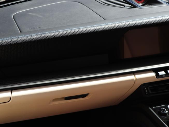 PORSCHE 911 Photo 34