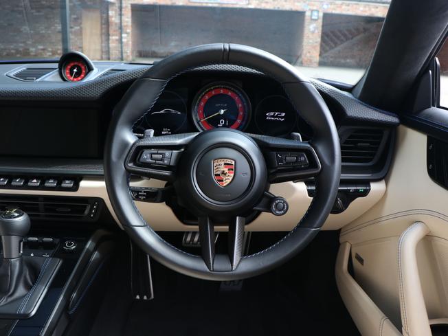 PORSCHE 911 Photo 35