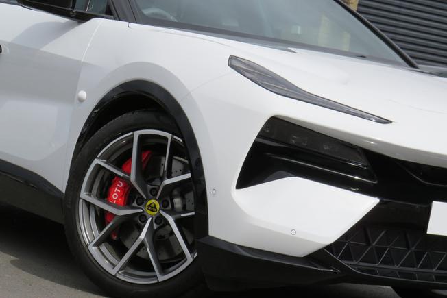 LOTUS Eletre Photo 11