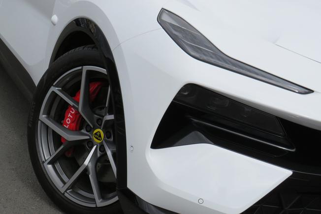 LOTUS Eletre Photo 12
