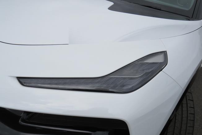LOTUS Eletre Photo 15