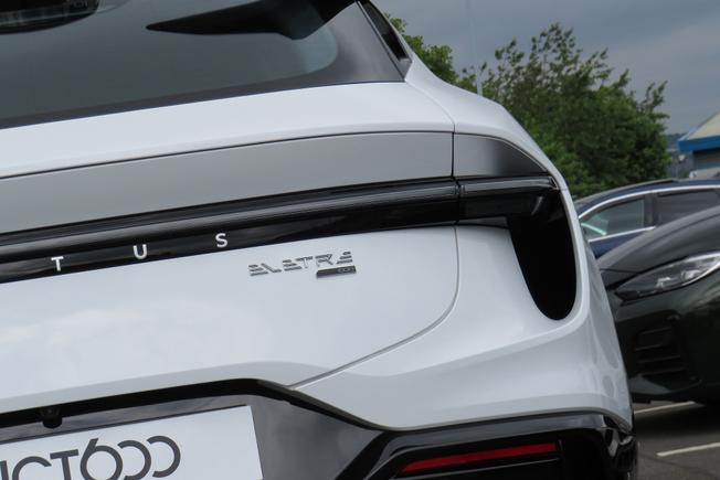 LOTUS Eletre Photo 18
