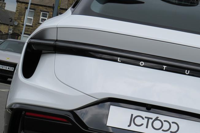 LOTUS Eletre Photo 19