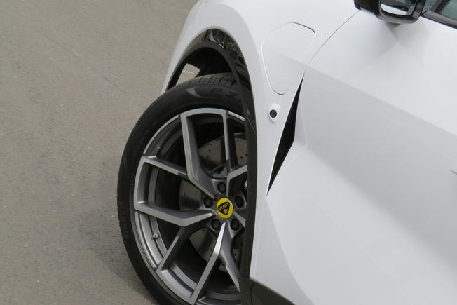 LOTUS Eletre Photo 20