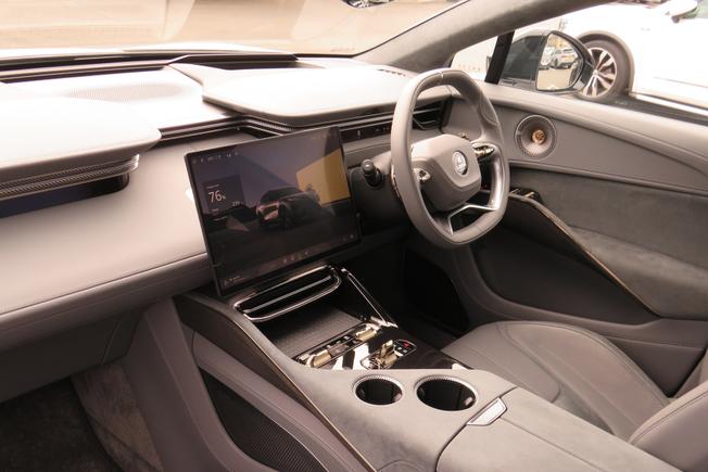LOTUS Eletre Photo 3