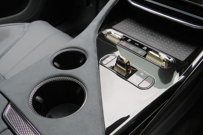 LOTUS Eletre Photo 46