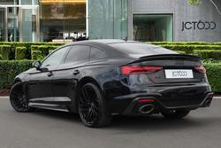 Audi RS5 Photo 2