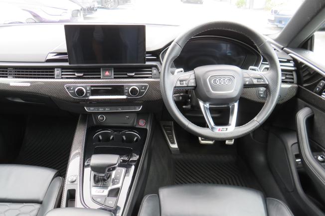 Audi RS5 Photo 22