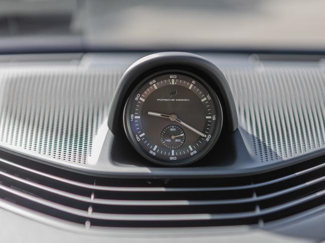 PORSCHE Taycan Photo 22