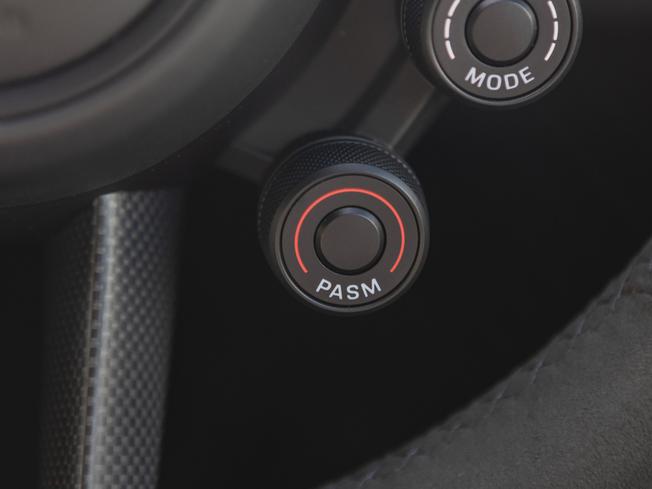 PORSCHE Taycan Photo 30