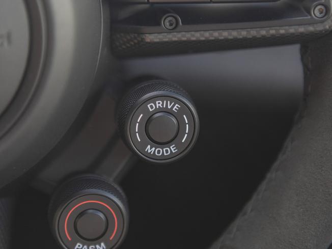 PORSCHE Taycan Photo 32