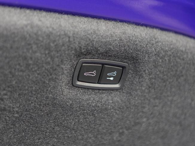 PORSCHE Taycan Photo 34