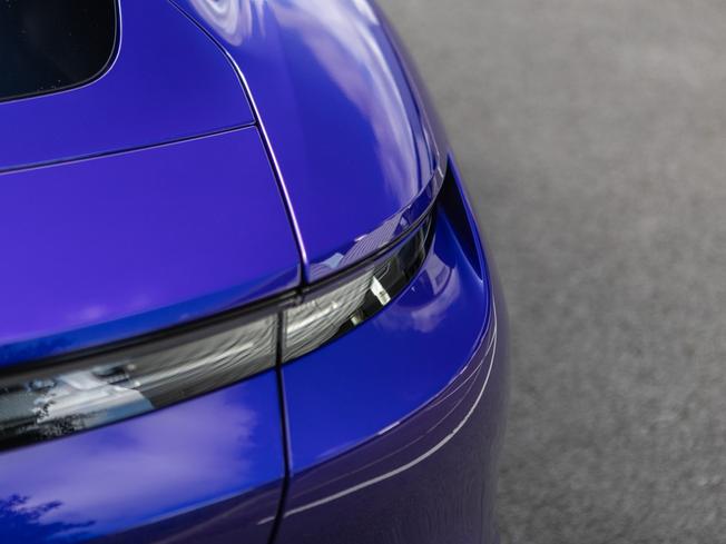 PORSCHE Taycan Photo 40