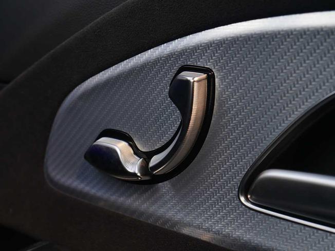 MERCEDES-BENZ CLA Class Photo 17