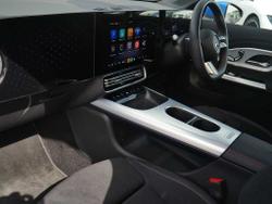 MERCEDES-BENZ CLA Class Photo 3