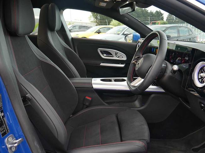 MERCEDES-BENZ CLA Class Photo 38