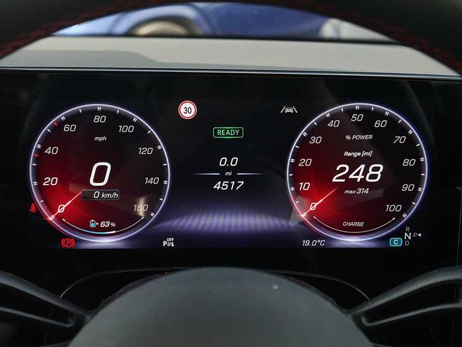 MERCEDES-BENZ CLA Class Photo 4