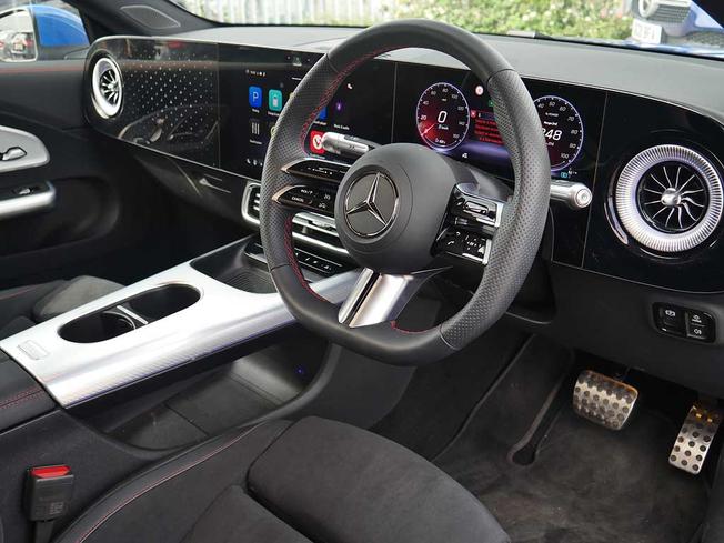 MERCEDES-BENZ CLA Class Photo 40