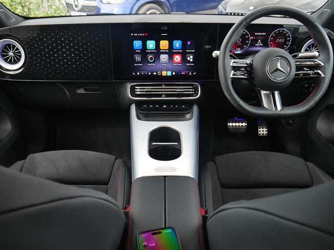 MERCEDES-BENZ CLA Class Photo 5