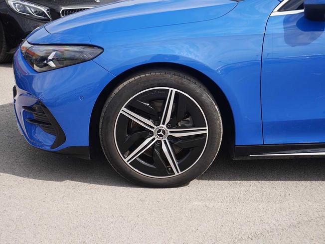 MERCEDES-BENZ CLA Class Photo 6