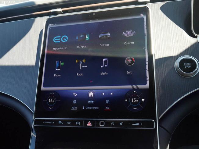 MERCEDES-BENZ Eqe Photo 19
