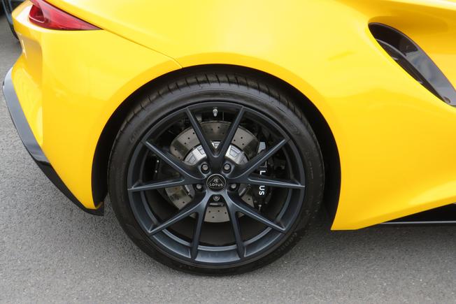 LOTUS Emira Photo 17