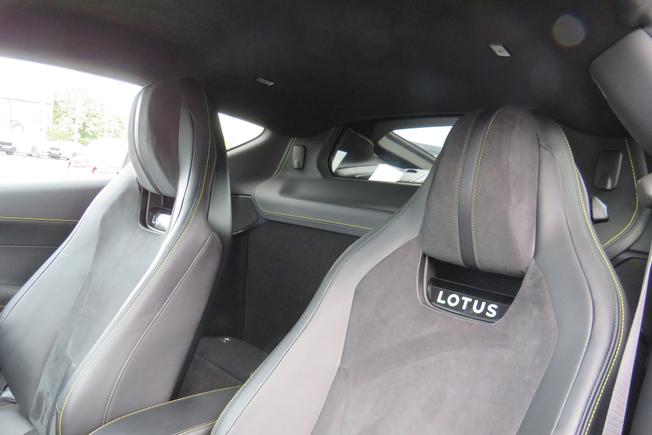 LOTUS Emira Photo 21