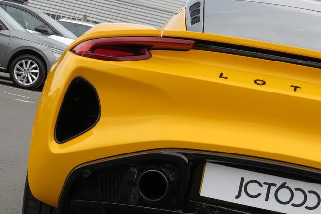 LOTUS Emira Photo 41