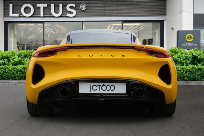 LOTUS Emira Photo 6