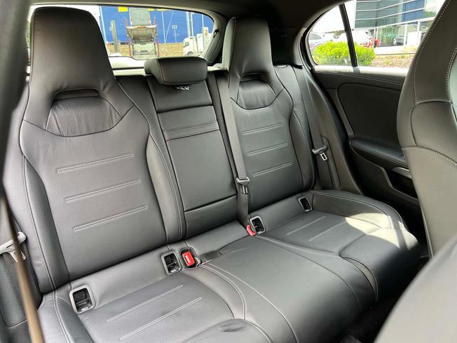 MERCEDES-BENZ A Class Photo 8