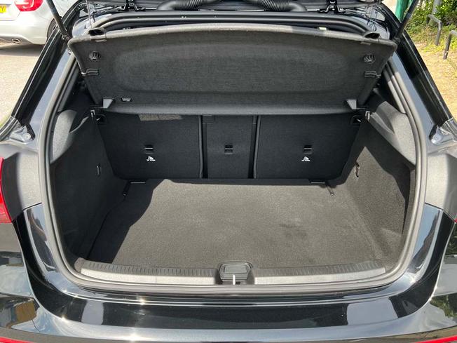 MERCEDES-BENZ A Class Photo 9