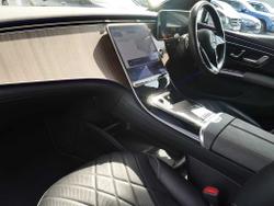 MERCEDES-BENZ Eqs Photo 3