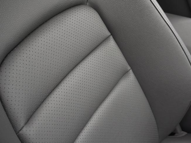 PORSCHE Taycan Photo 16