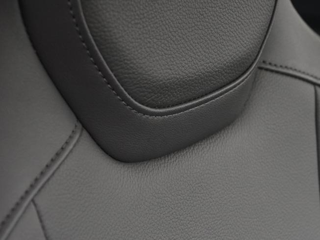 PORSCHE Taycan Photo 20