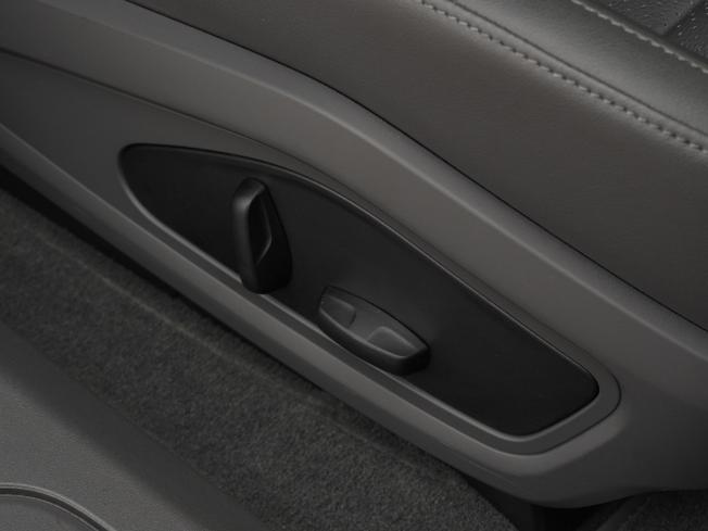 PORSCHE Taycan Photo 33