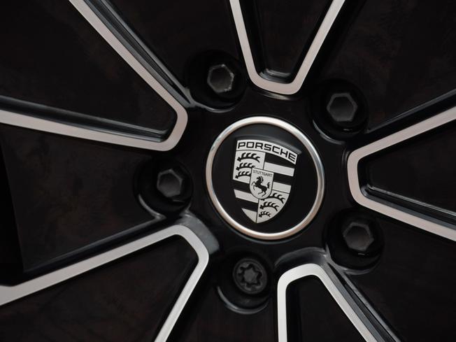 PORSCHE Taycan Photo 47